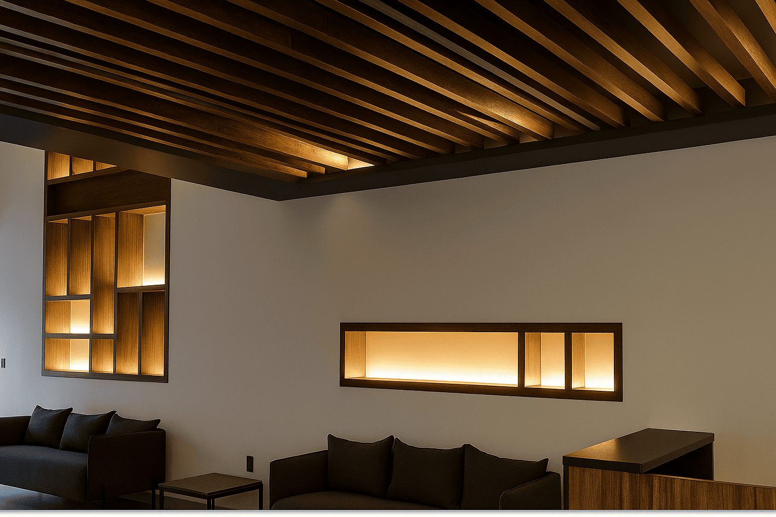 Sala moderna con techo de vigas de madera, iluminación cálida indirecta y mobiliario minimalista
