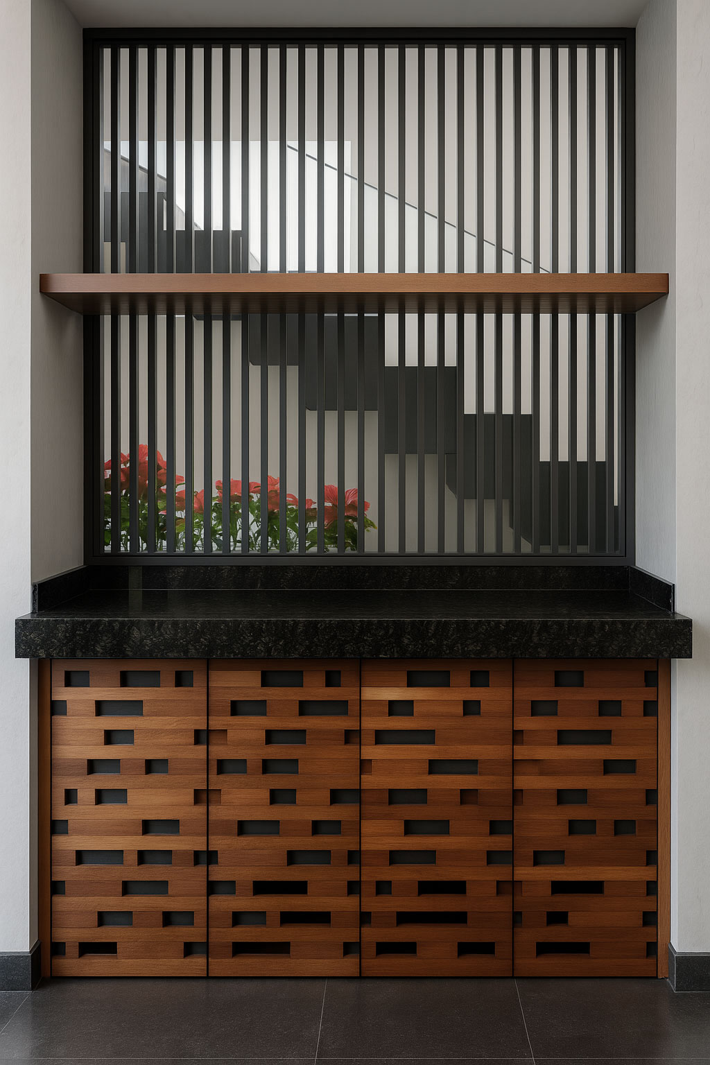 Mueble divisorio contemporáneo con celosía vertical de madera, cubierta de granito negro, base con patrón geométrico y repisa flotante